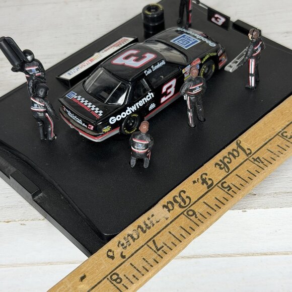 Racing Champions Dale Earnhardt #3 NASCAR 1:43 Diecast Pit Stop Showcase - Picture 11 of 11